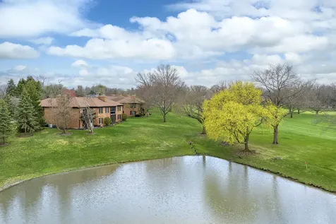 90 Golf View Lane Frankfort IL 60423