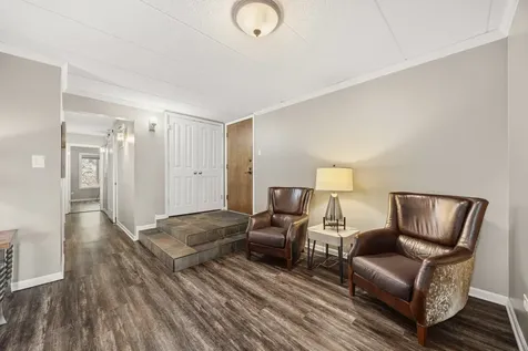 90 Golf View Lane Frankfort IL 60423