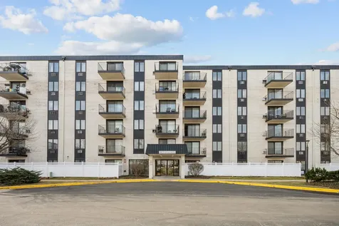 9118 West Elmwood Drive Niles IL 60714