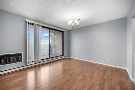 9118 West Elmwood Drive Niles IL 60714