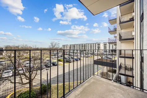 9118 West Elmwood Drive Niles IL 60714