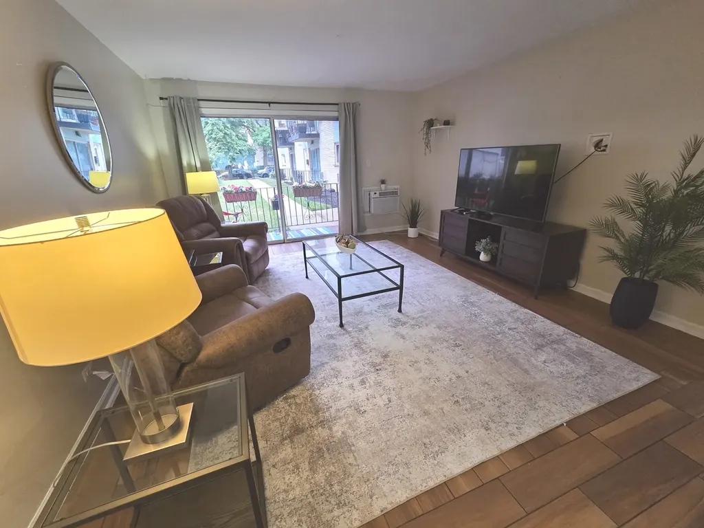 1236 West Farwell Avenue Chicago IL 60626