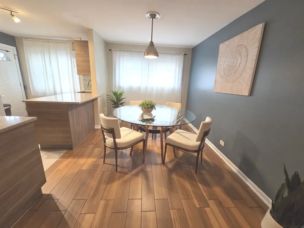 1236 West Farwell Avenue Chicago IL 60626