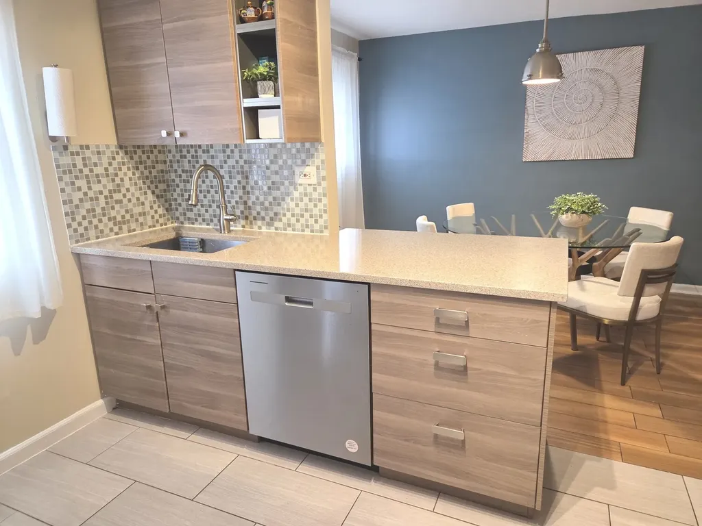 1236 West Farwell Avenue Chicago IL 60626