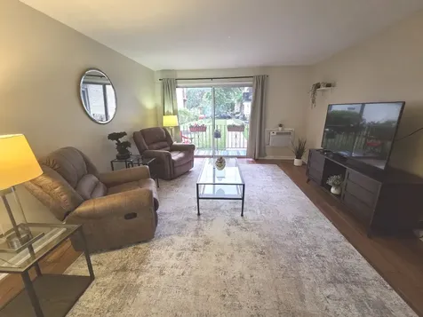 1236 West Farwell Avenue Chicago IL 60626