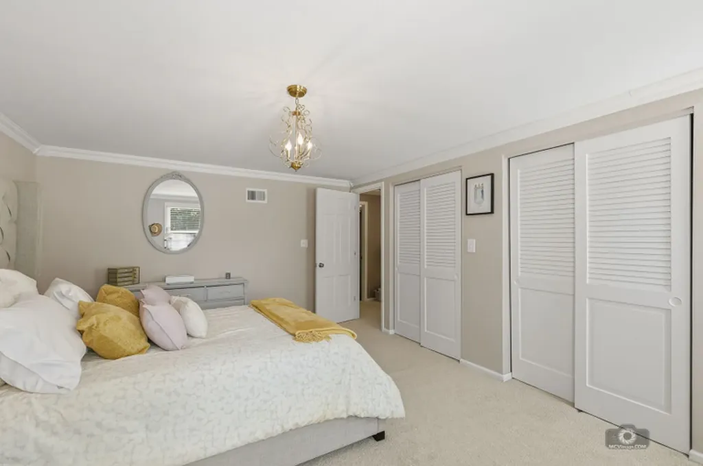 619 East Bauer Road Naperville IL 60563