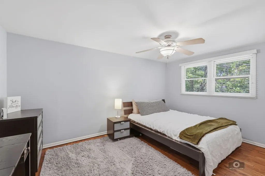 619 East Bauer Road Naperville IL 60563
