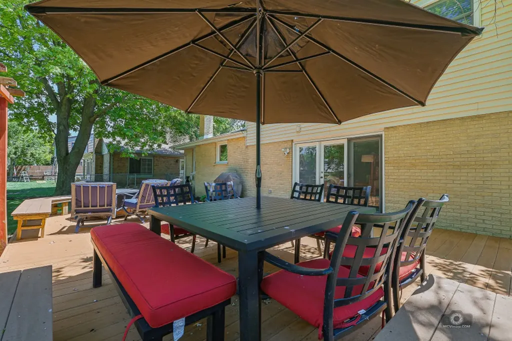 619 East Bauer Road Naperville IL 60563