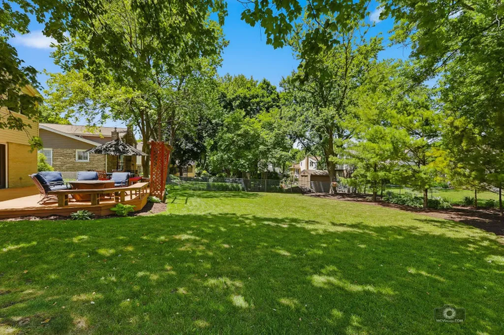 619 East Bauer Road Naperville IL 60563