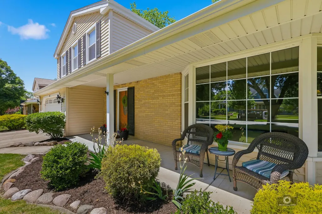 619 East Bauer Road Naperville IL 60563
