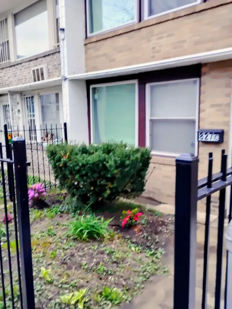 827 East 48th Street Chicago IL 60615