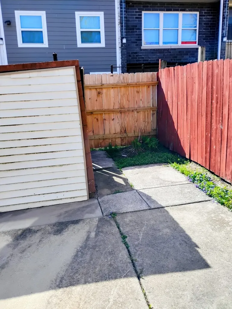 827 East 48th Street Chicago IL 60615