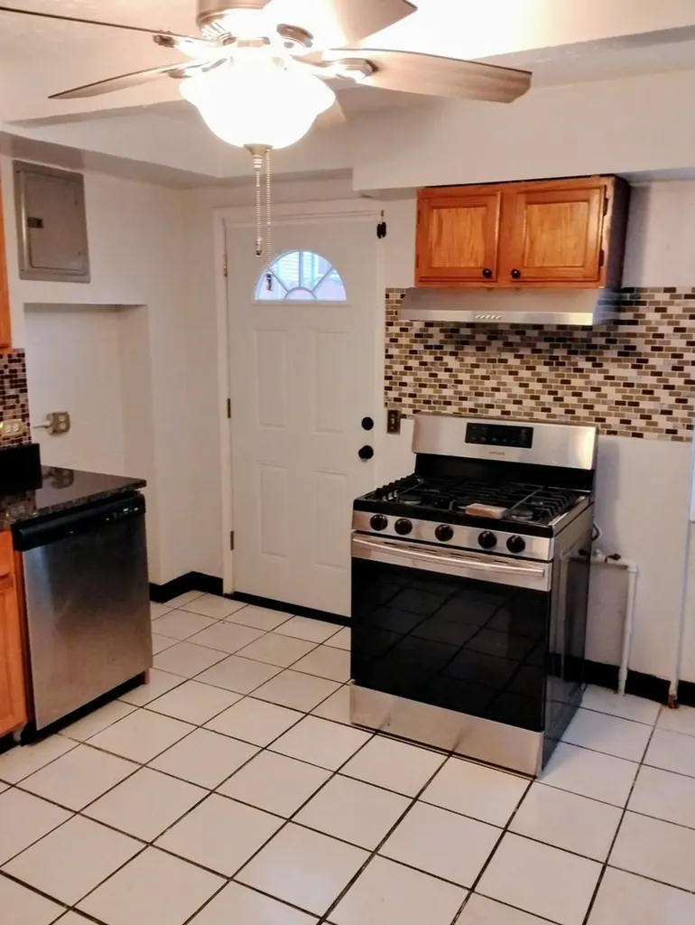 827 East 48th Street Chicago IL 60615