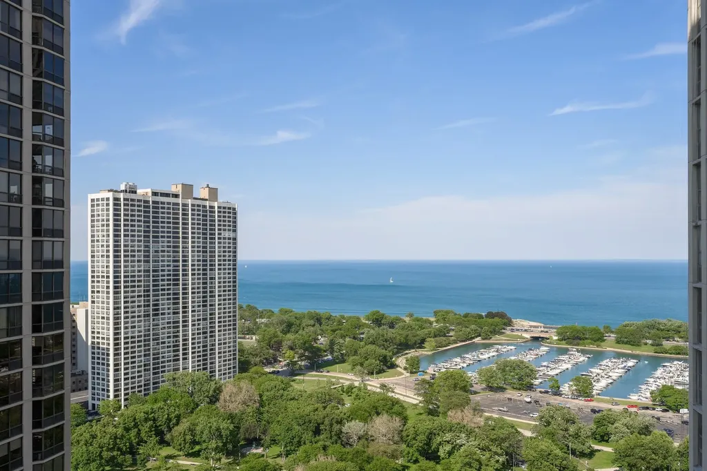 2626 North Lakeview Avenue Chicago IL 60614