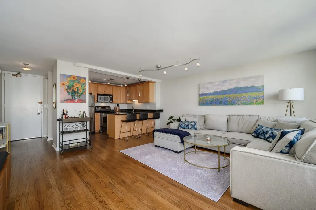 2626 North Lakeview Avenue Chicago IL 60614
