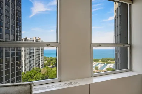 2626 North Lakeview Avenue Chicago IL 60614