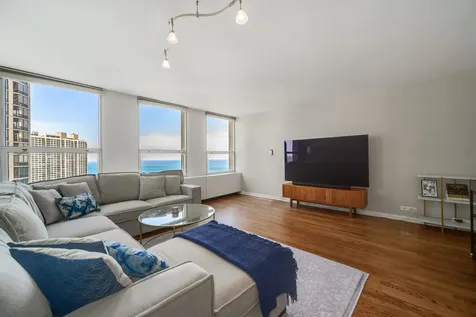 2626 North Lakeview Avenue Chicago IL 60614