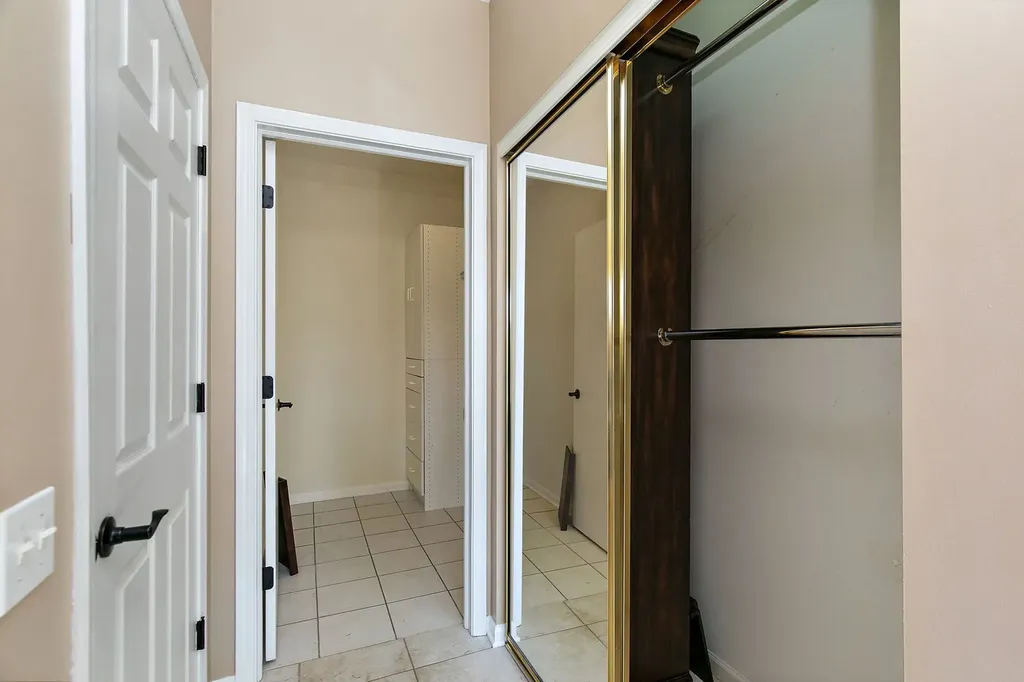 12251 Tuliptree Lane Huntley IL 60142