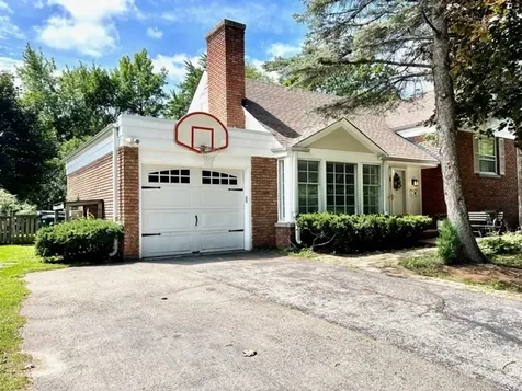3207 Illinois Road Wilmette IL 60091