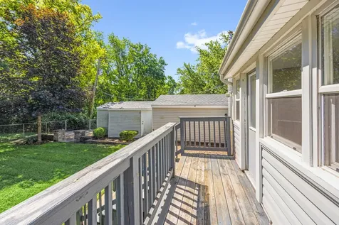 6314 Hillcrest Road Cary IL 60013