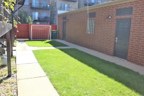 2816 North Rockwell Street Chicago IL 60618