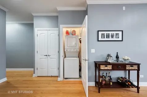 2816 North Rockwell Street Chicago IL 60618