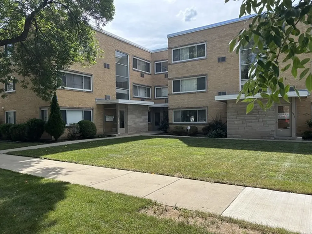 6346 North Ridgeway Avenue Chicago IL 60659