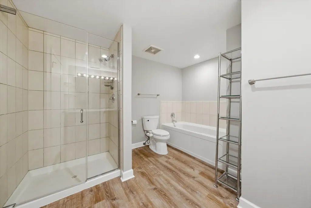 811 West 15th Place Chicago IL 60608