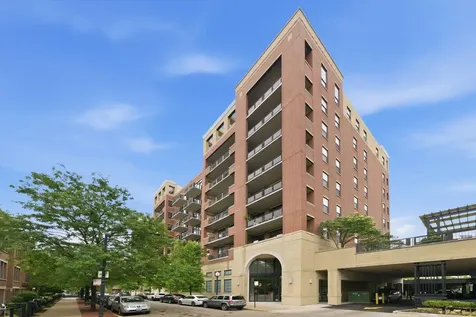 811 West 15th Place Chicago IL 60608