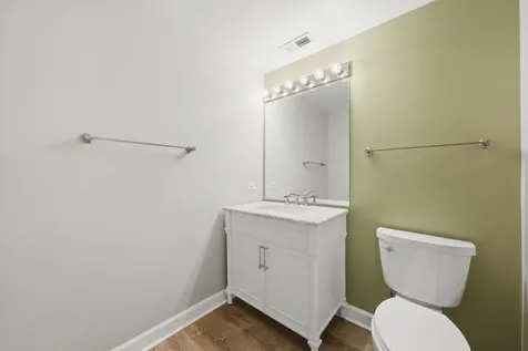 811 West 15th Place Chicago IL 60608
