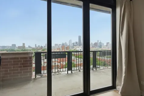 811 West 15th Place Chicago IL 60608