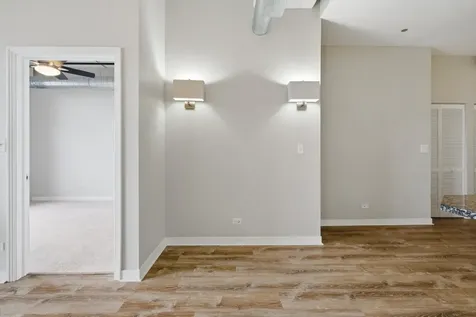 811 West 15th Place Chicago IL 60608