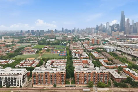 811 West 15th Place Chicago IL 60608