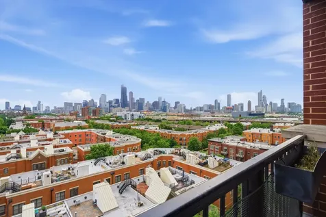 811 West 15th Place Chicago IL 60608