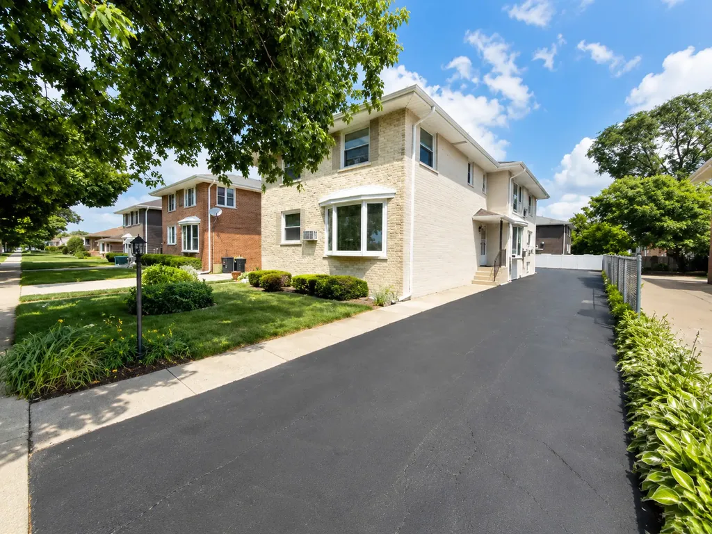 4425 Prairie Avenue Brookfield IL 60513