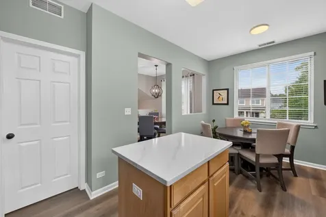 522 East Thornhill Lane Palatine IL 60074