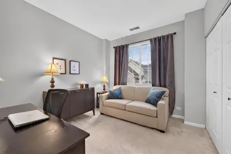 522 East Thornhill Lane Palatine IL 60074