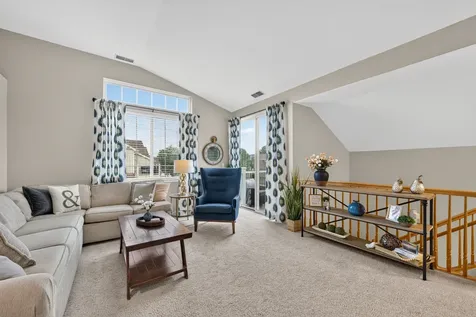522 East Thornhill Lane Palatine IL 60074
