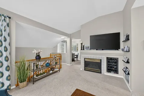 522 East Thornhill Lane Palatine IL 60074
