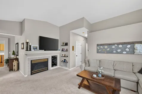 522 East Thornhill Lane Palatine IL 60074
