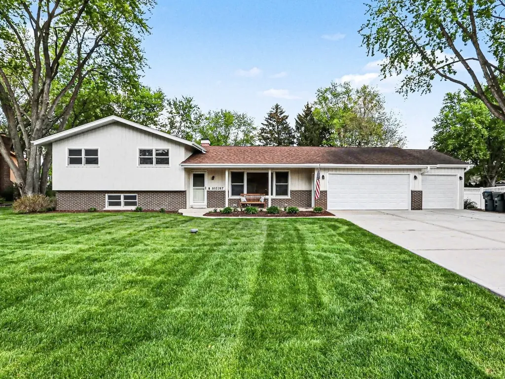 10S287 Alma Lane Naperville IL 60564