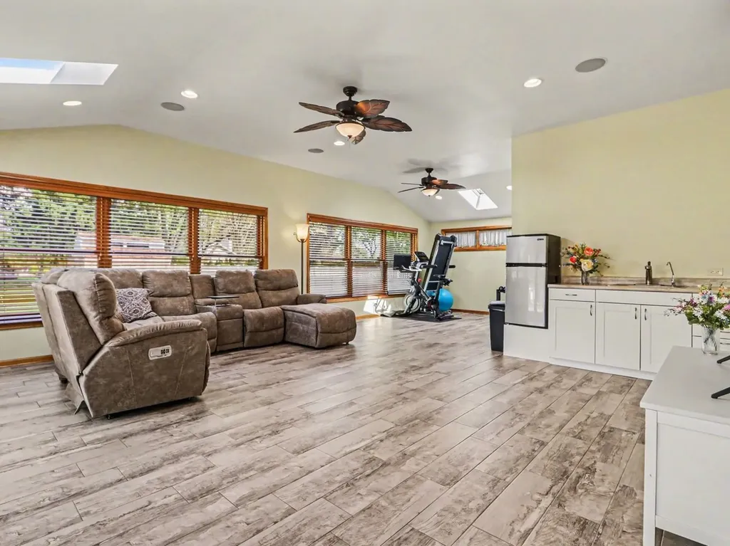 10S287 Alma Lane Naperville IL 60564