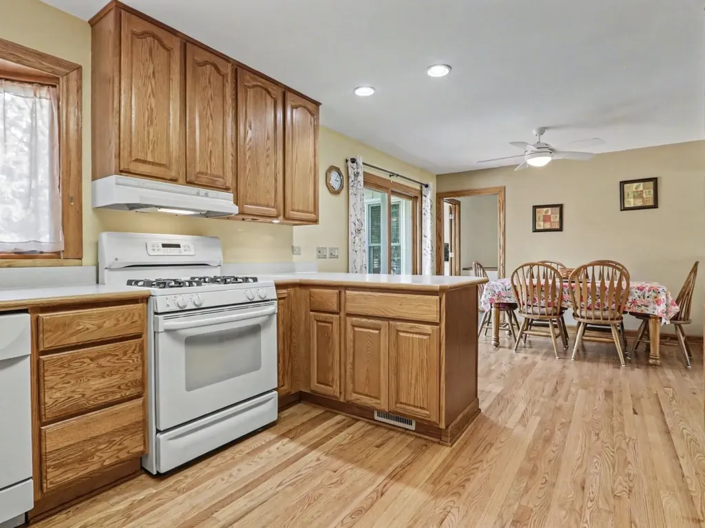 10S287 Alma Lane Naperville IL 60564