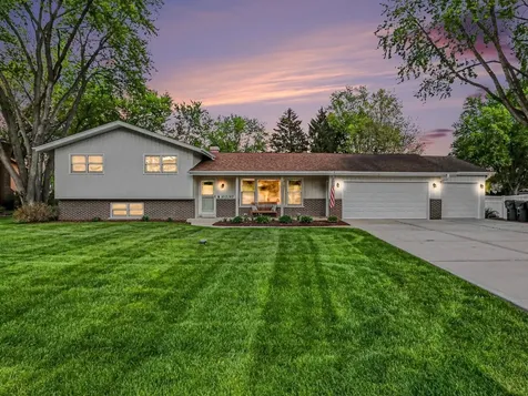 10S287 Alma Lane Naperville IL 60564