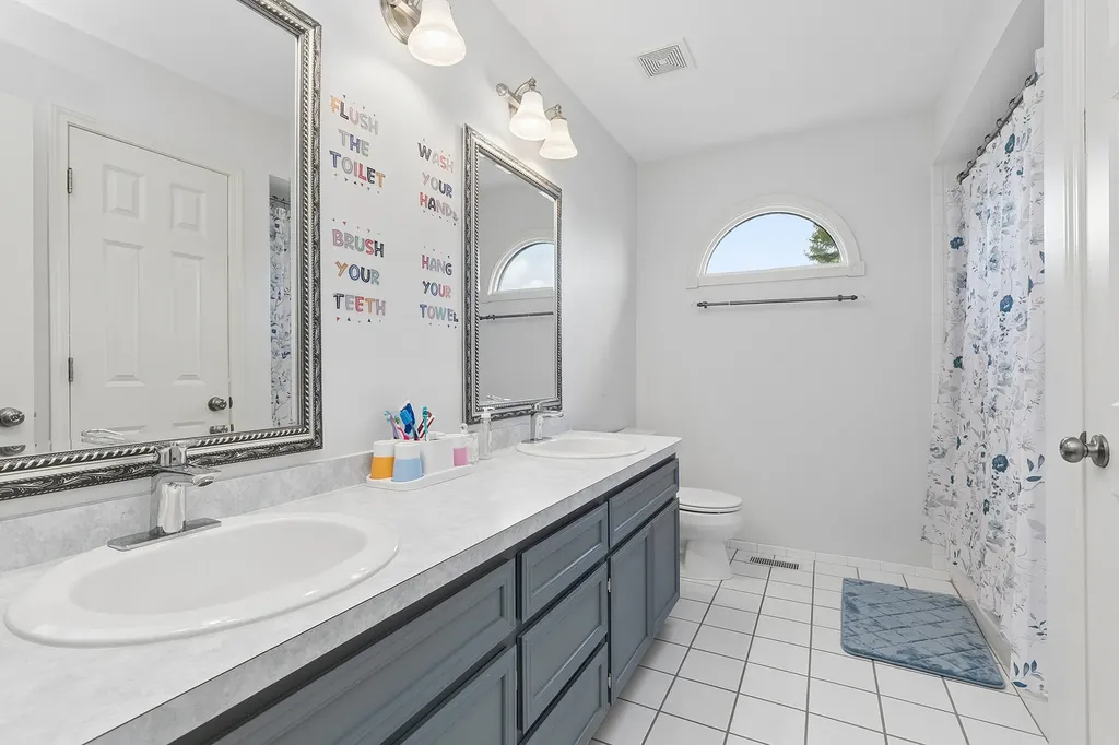17252 Grange Drive Orland Park IL 60467