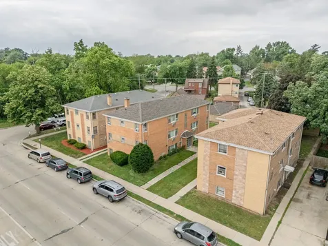 7330 39TH Street Lyons IL 60534