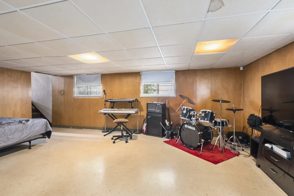 11600 South Hale Avenue Chicago IL 60643