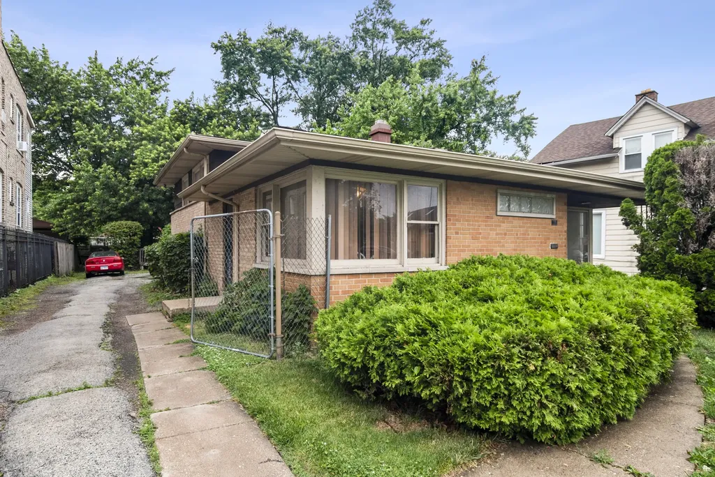 11600 South Hale Avenue Chicago IL 60643