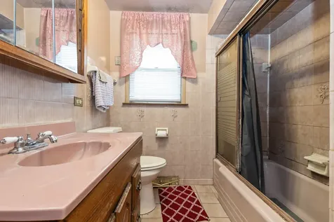 11600 South Hale Avenue Chicago IL 60643