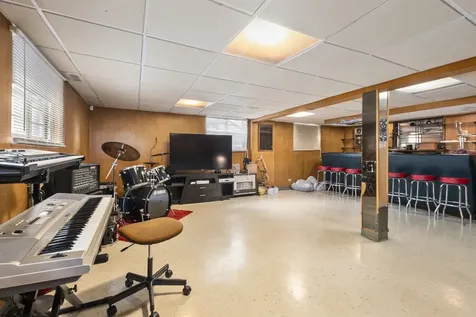 11600 South Hale Avenue Chicago IL 60643